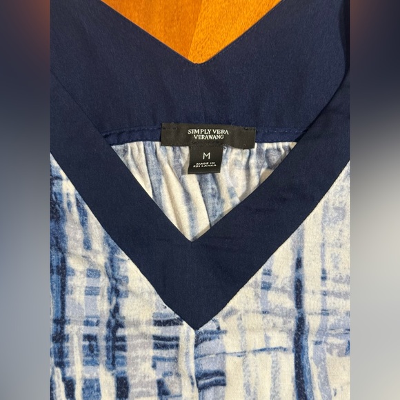 Simply Vera Verawang Nightgown size medium v-neck Great Condition! - Picture 2 of 6